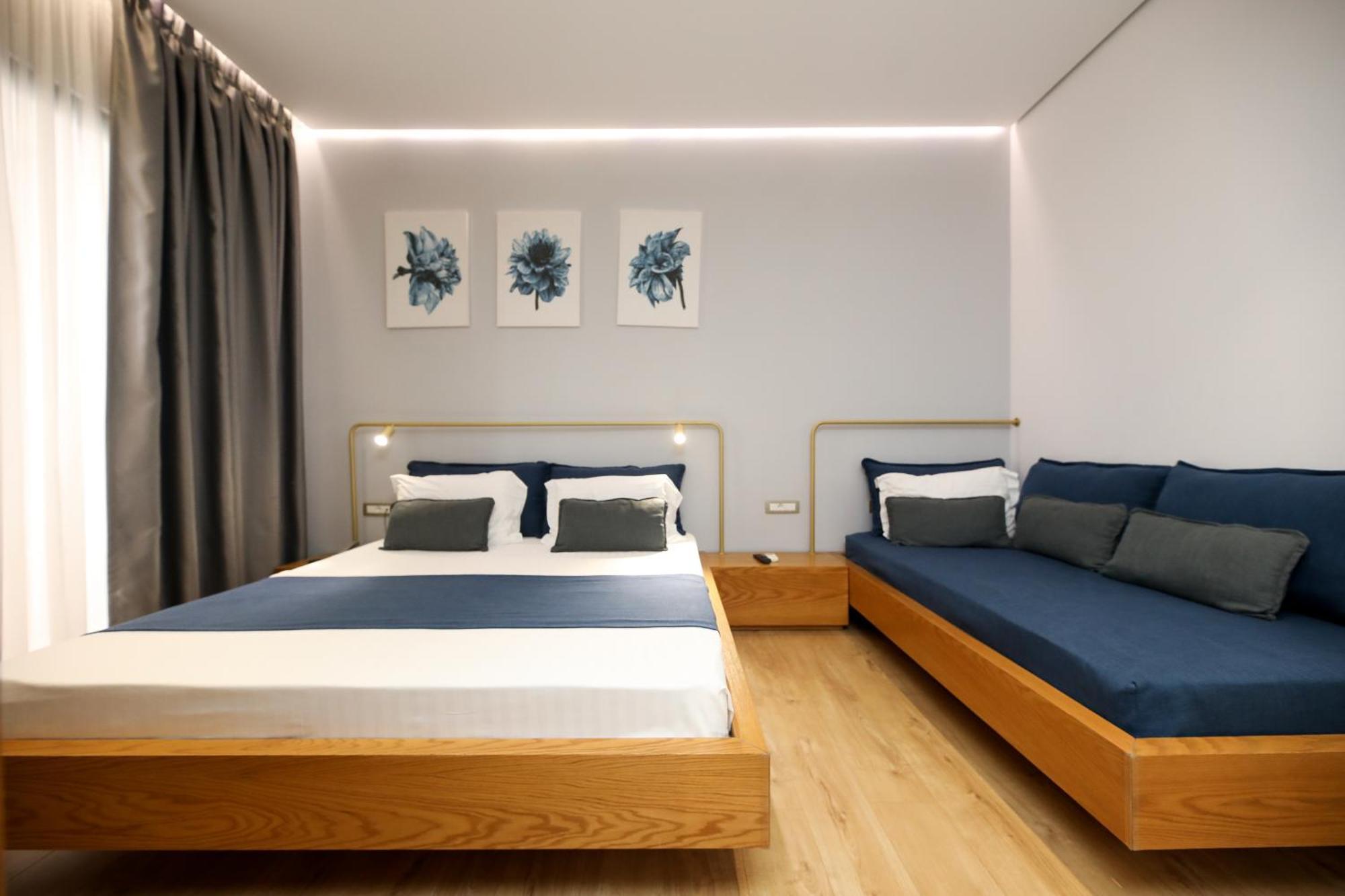 H&M Hotel Vlore Exterior photo