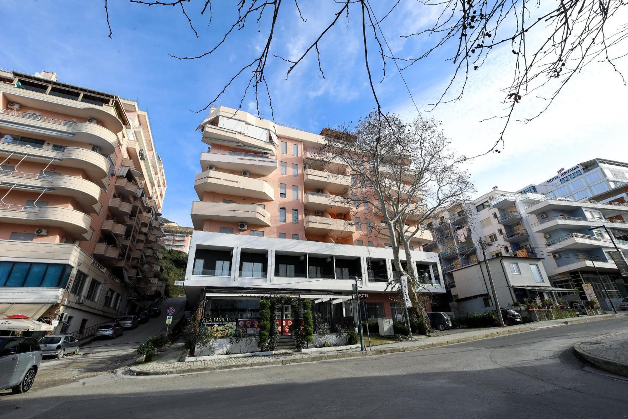 H&M Hotel Vlore Exterior photo
