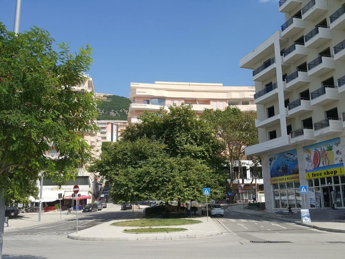 H&M Hotel Vlore Exterior photo